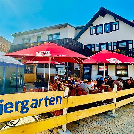 Landgasthof Und Pension Zum Loewen Bischofsheim an der Rhön Buitenkant foto