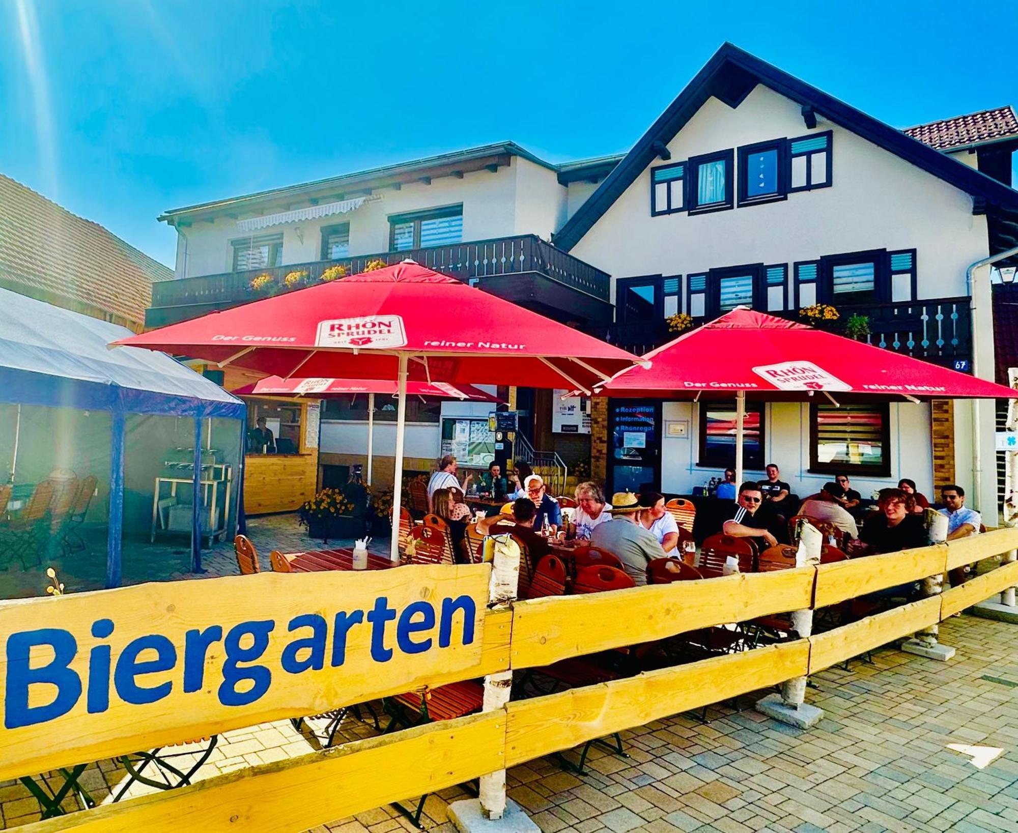 Landgasthof Und Pension Zum Loewen Bischofsheim an der Rhön Buitenkant foto