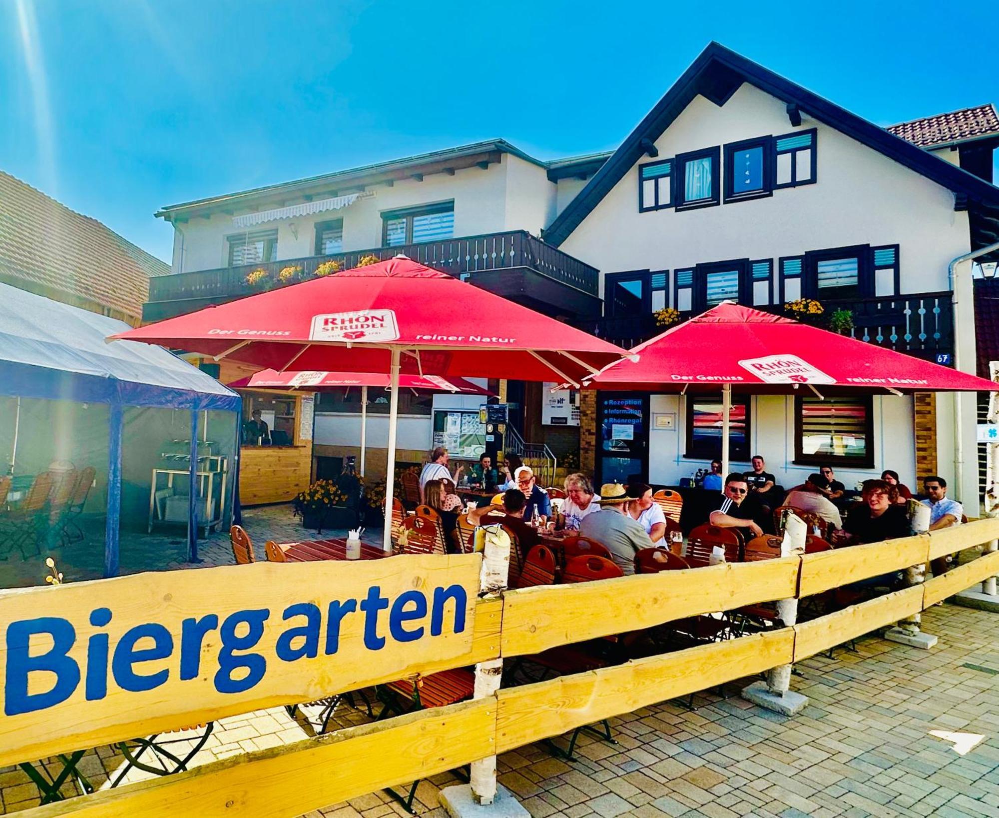 Landgasthof Und Pension Zum Loewen Bischofsheim an der Rhön Buitenkant foto