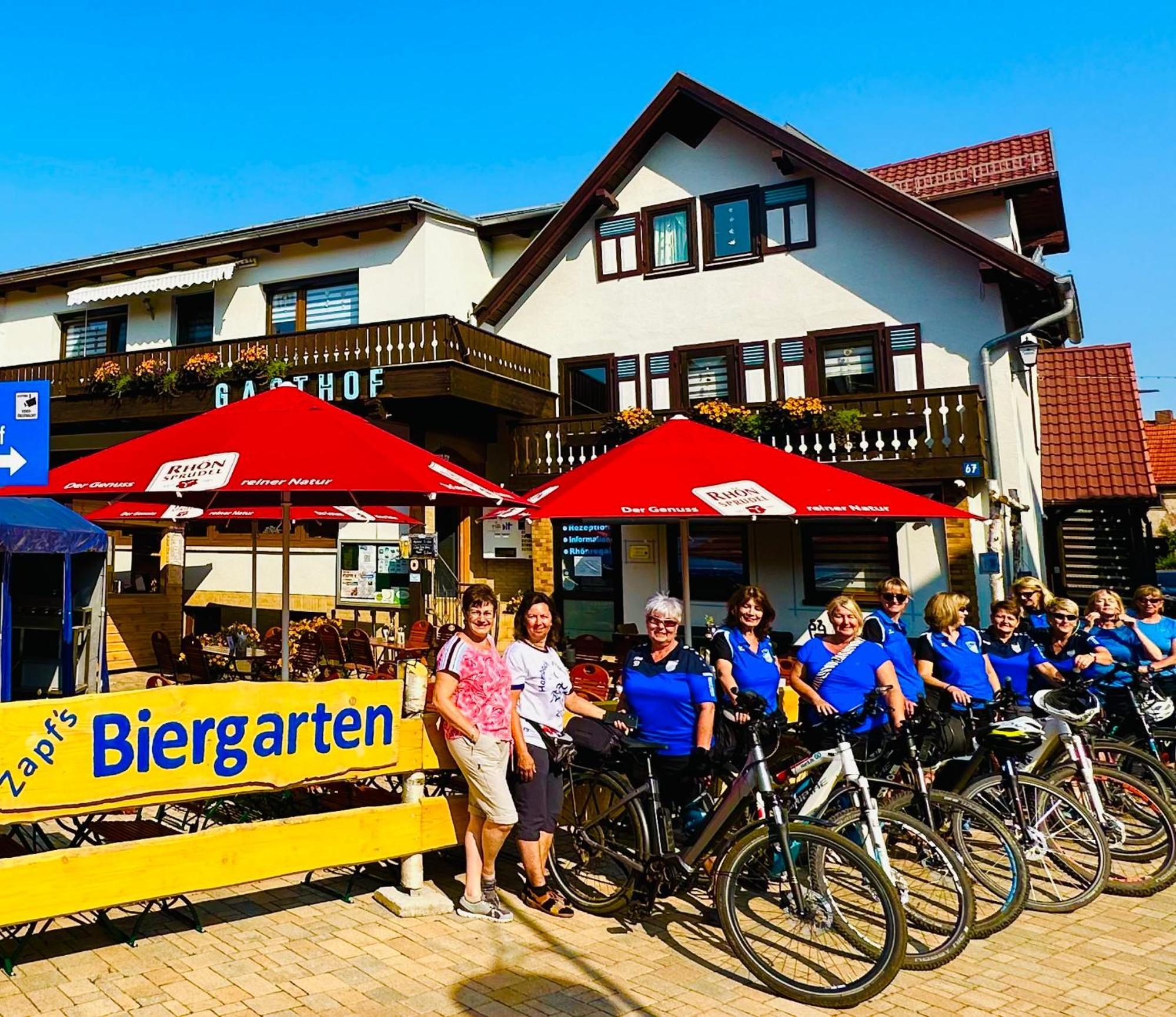 Landgasthof Und Pension Zum Loewen Bischofsheim an der Rhön Buitenkant foto